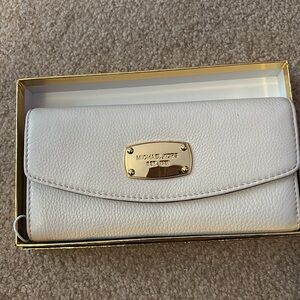 Brand NEW white Michael kors wallet
